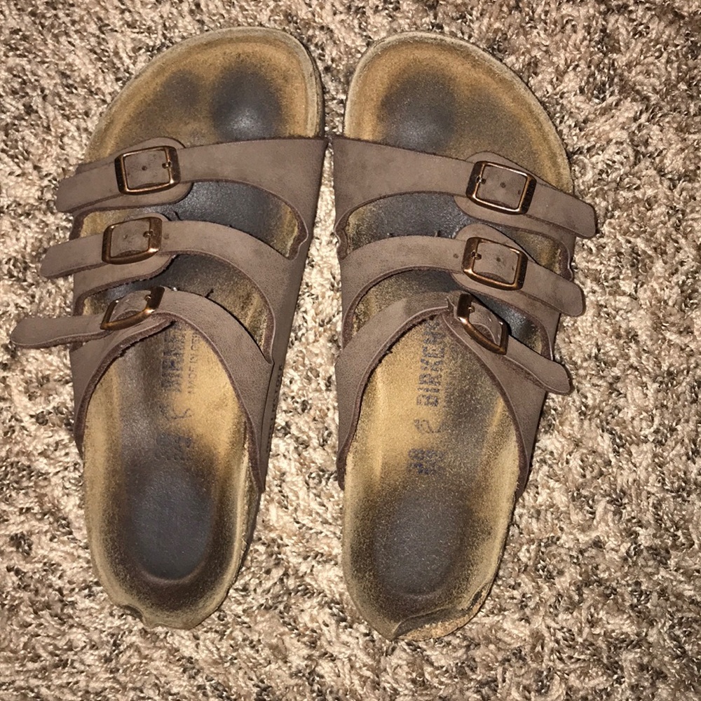 3 strap Birkenstock’s